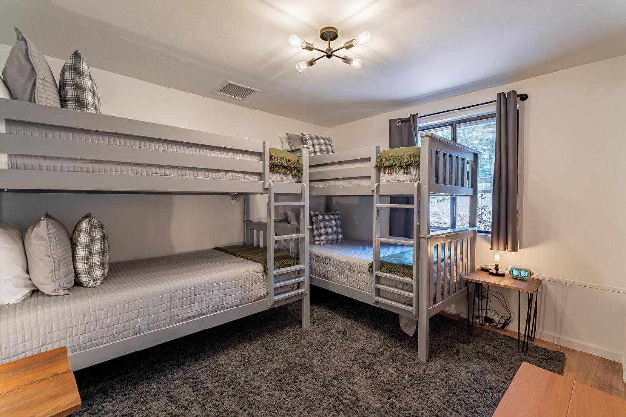 The Pine House - Cozy Mid-Century Modern, Pet-Friendly Villa Екстериор снимка