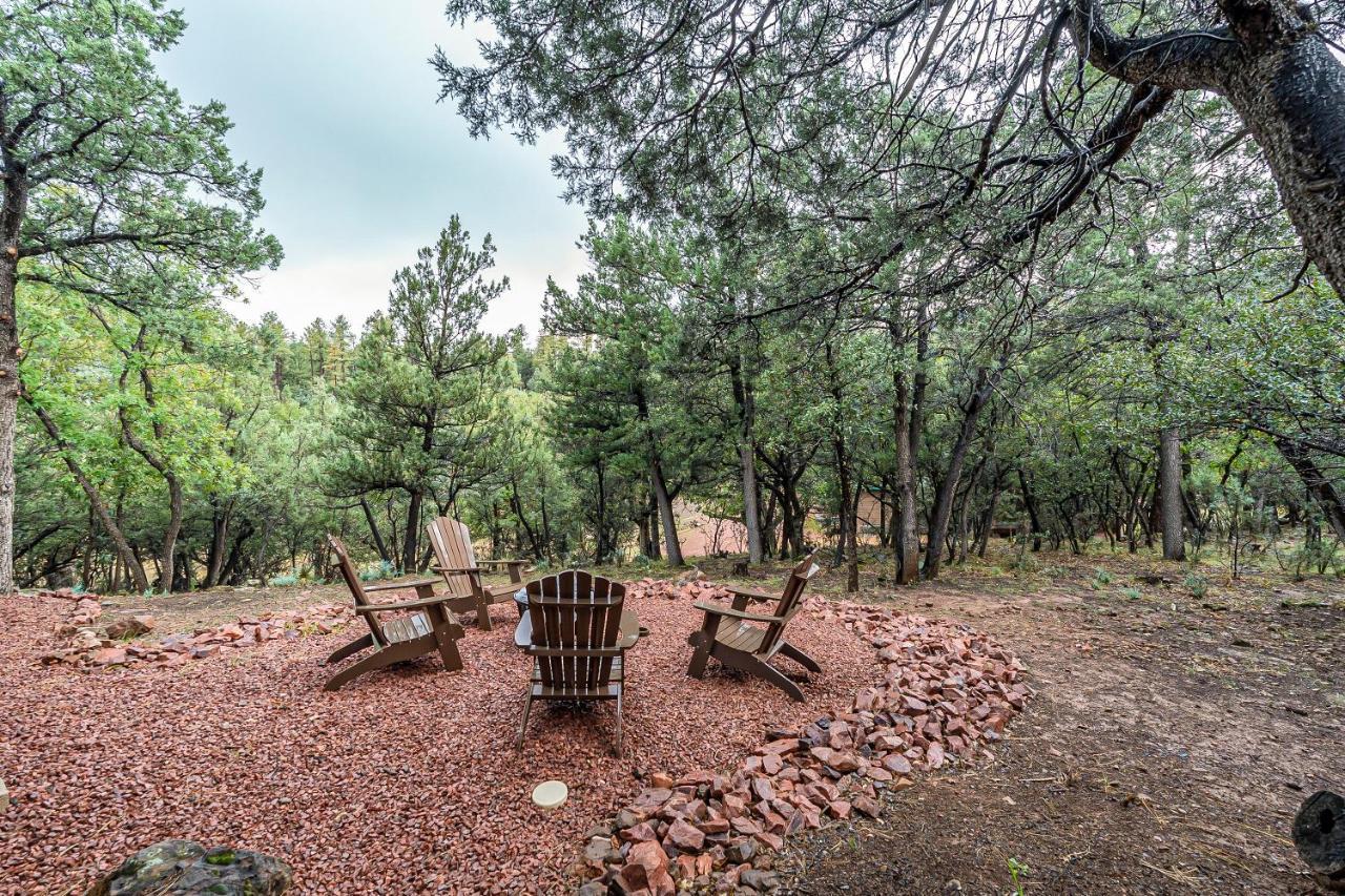 The Pine House - Cozy Mid-Century Modern, Pet-Friendly Villa Екстериор снимка
