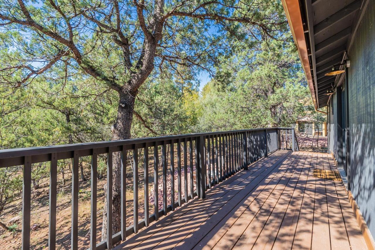 The Pine House - Cozy Mid-Century Modern, Pet-Friendly Villa Екстериор снимка