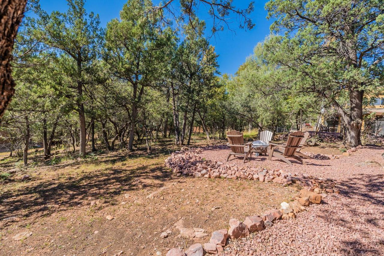 The Pine House - Cozy Mid-Century Modern, Pet-Friendly Villa Екстериор снимка
