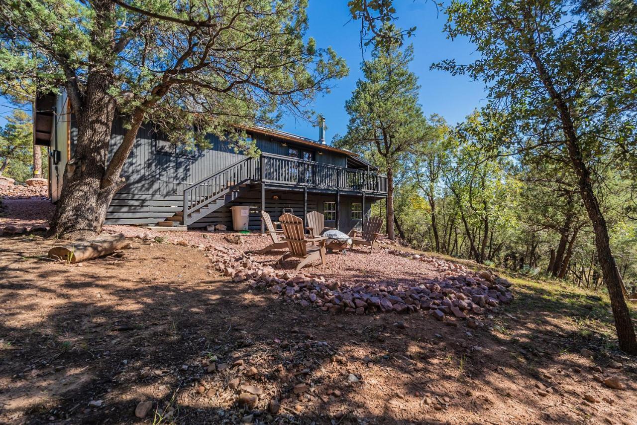The Pine House - Cozy Mid-Century Modern, Pet-Friendly Villa Екстериор снимка